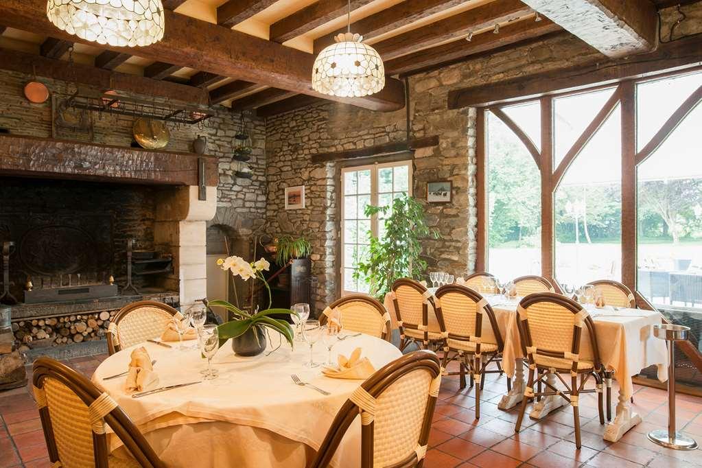Manoir De La Roche Torin, The Originals Relais Hotel Courtils Restaurant photo